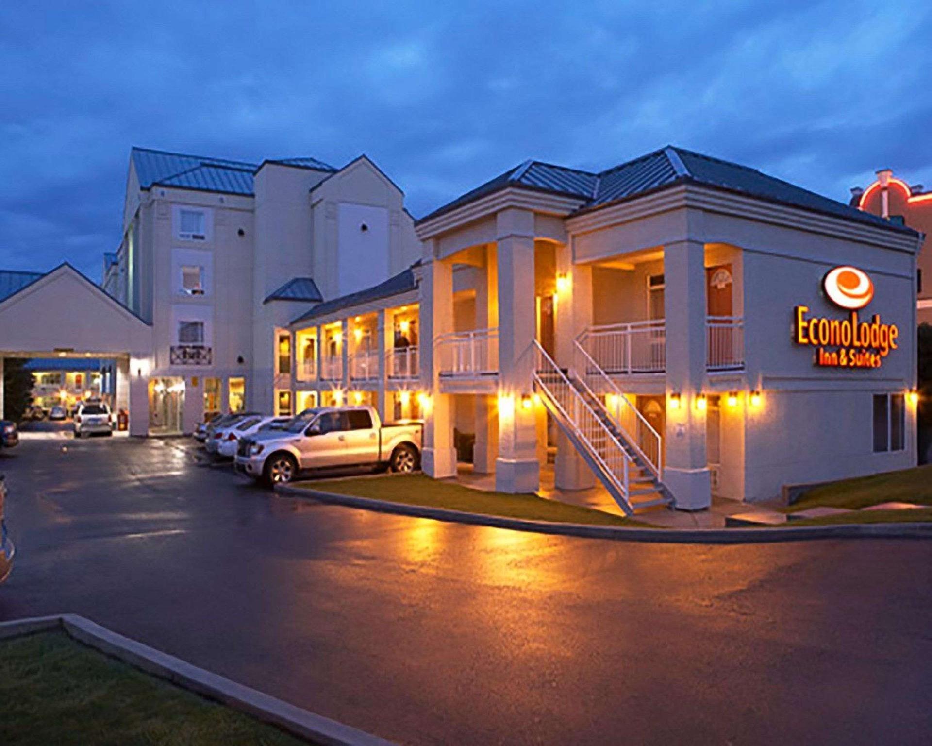 Econo Lodge Inn & Suites University Калґарі Екстер'єр фото